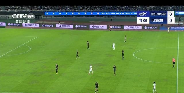 开云体育APP下载-国内足球赛场实力悬殊，球队迎来胜利的简单介绍