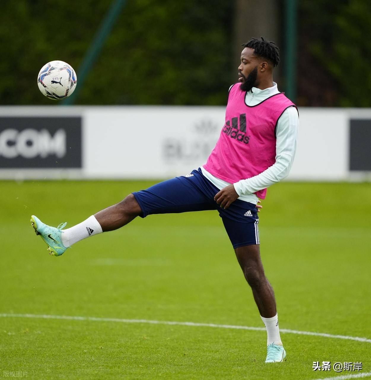 切尔西客场击败富勒姆，保持领先