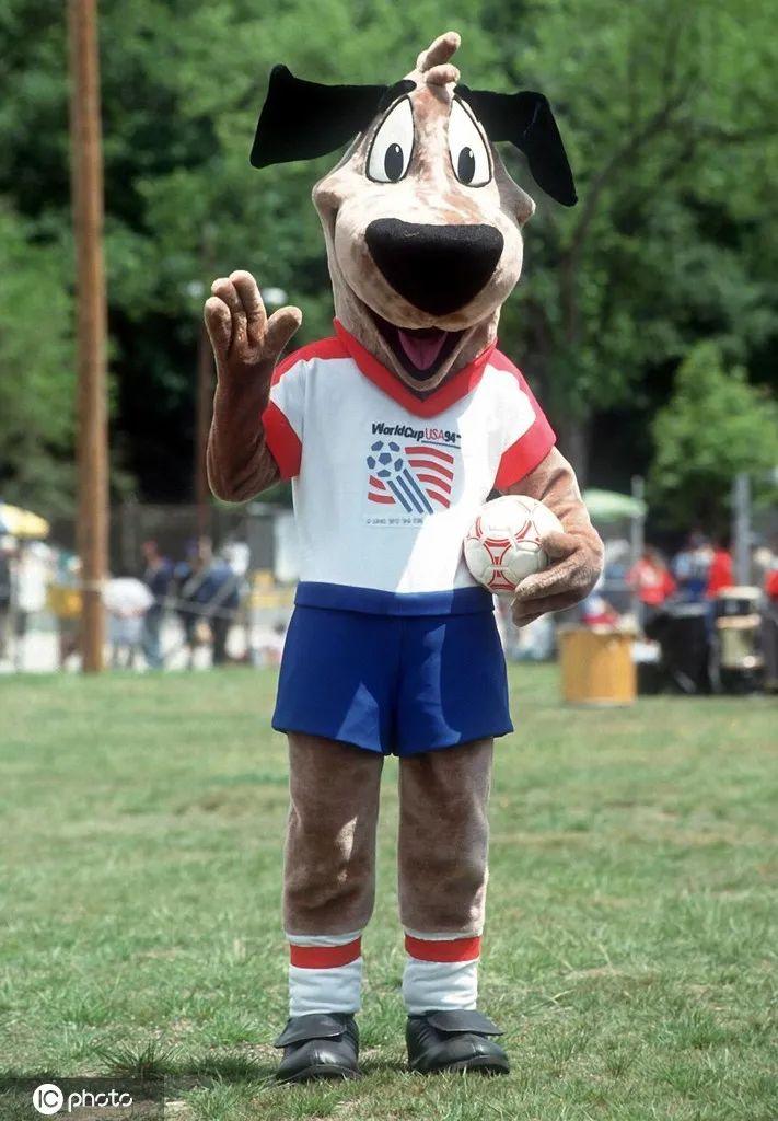 神奇吉祥物现身球场，助球队险胜