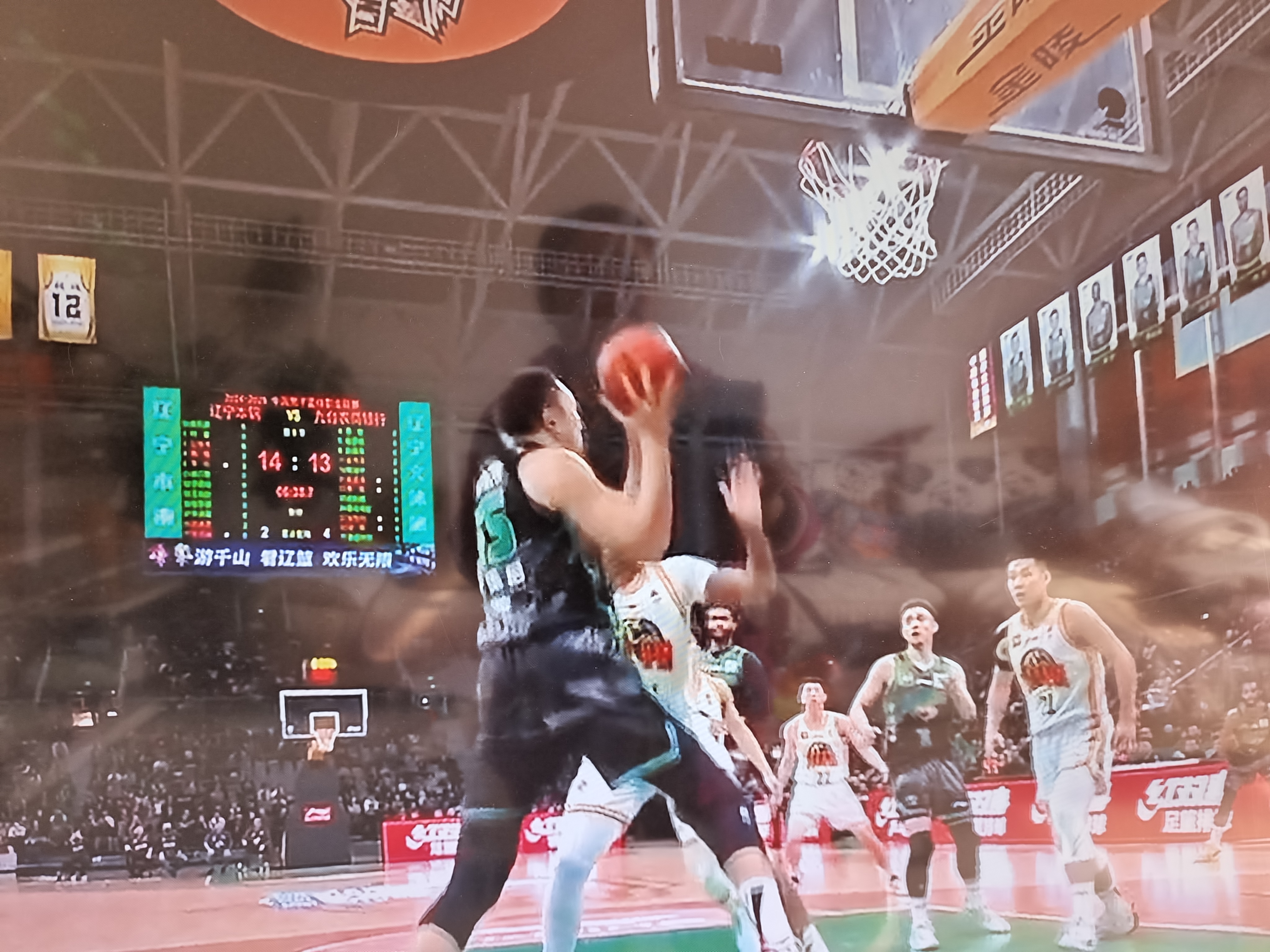 辽宁男篮碾压对手，取得高分胜利