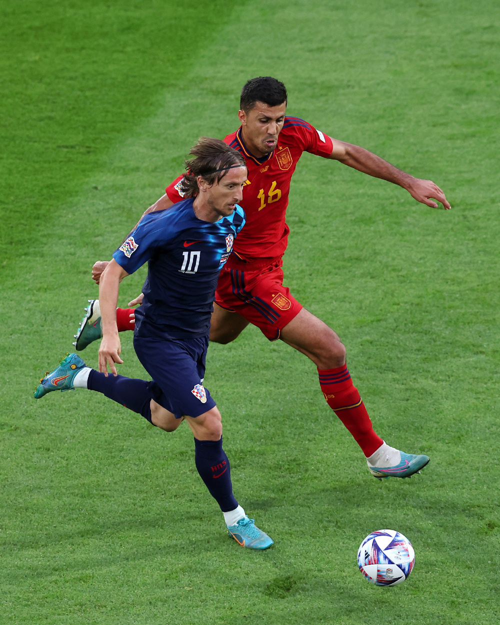 米尔沃尔门将神勇扑出点球，帮助球队取得胜利的简单介绍