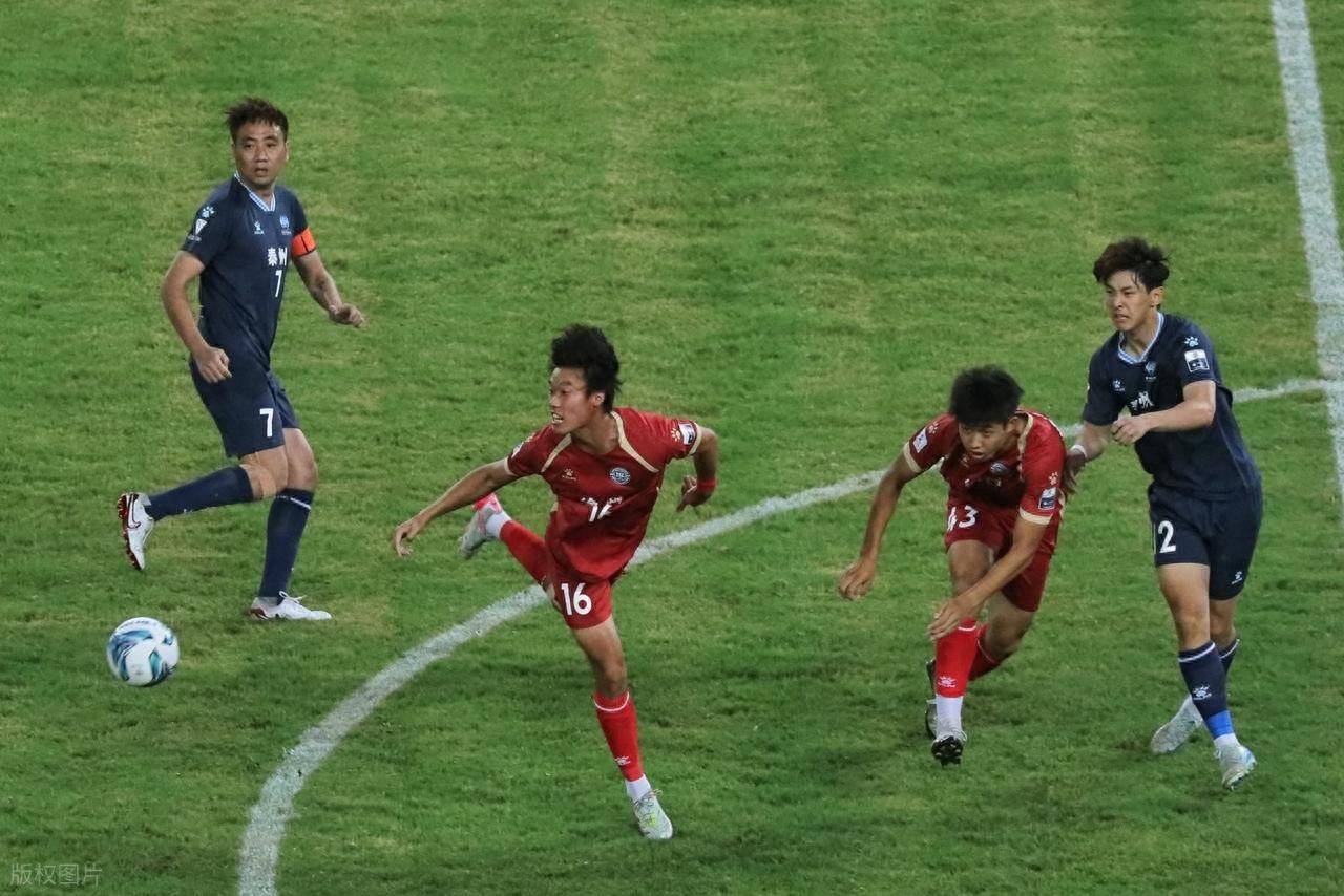 亚洲足球赛场上球队的杰出表现