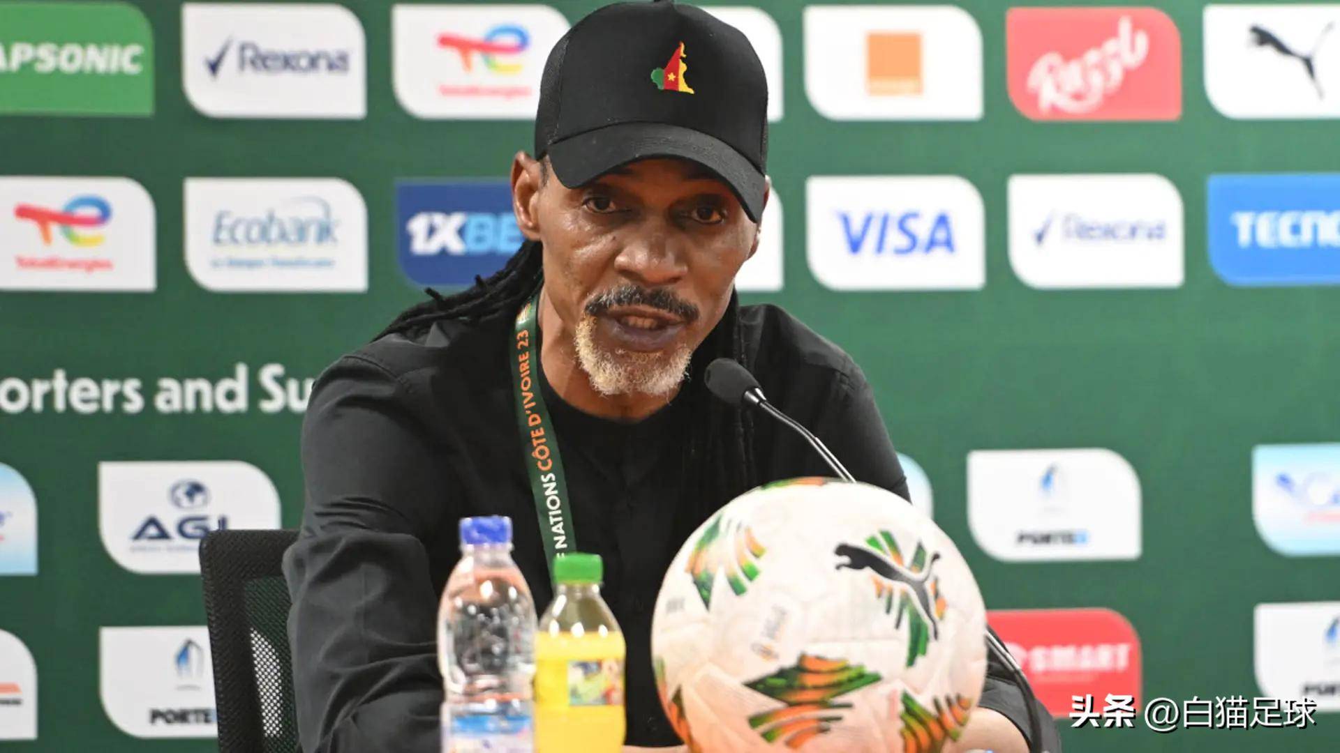 非洲足球传奇，展现技艺风采