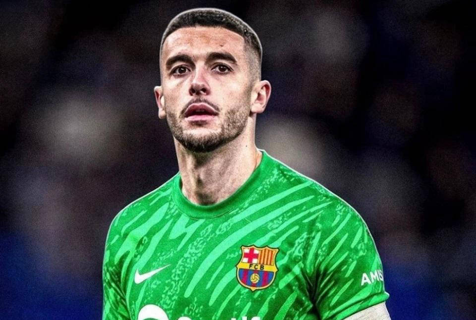 包含巴萨新援表现不佳，球迷议论纷纷的词条