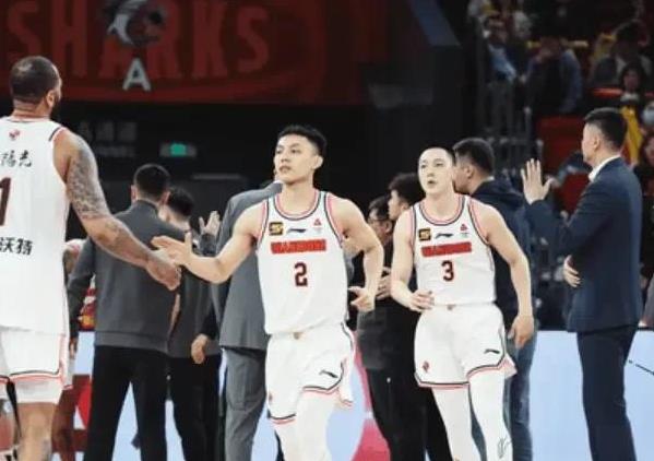 开云体育登录-俱乐部篮球赛上演惊心动魄的绝杀一幕