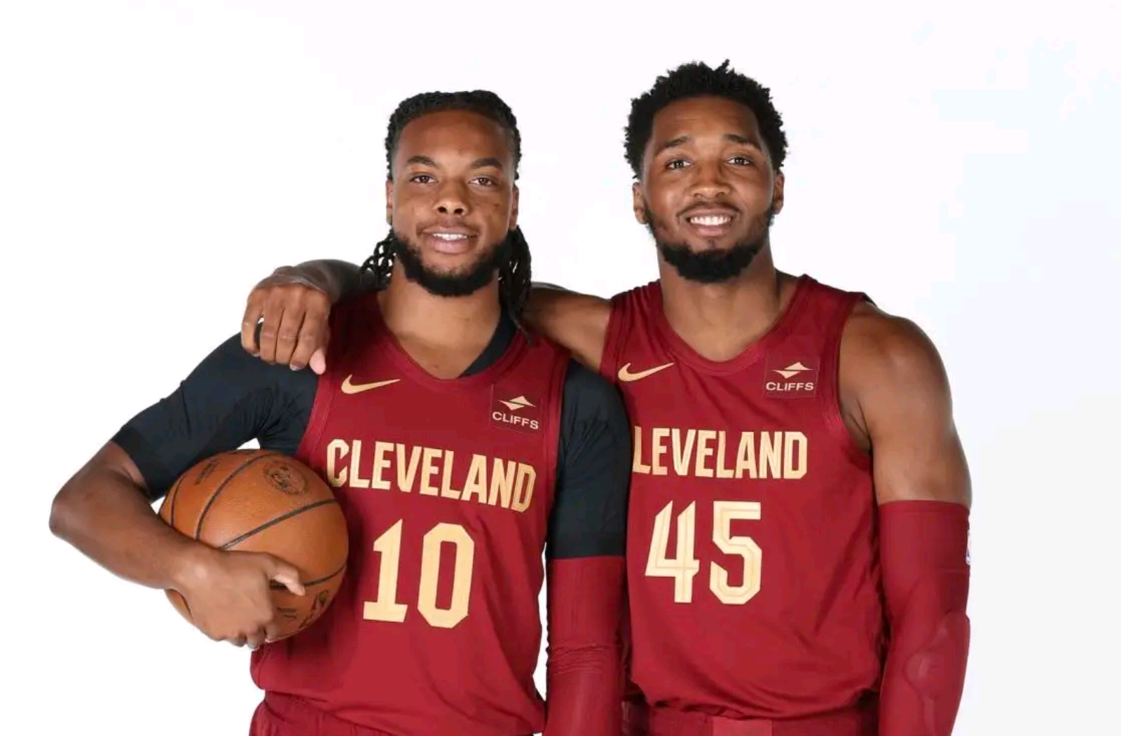 包含公牛横扫吉林队，米切尔统治全场的词条