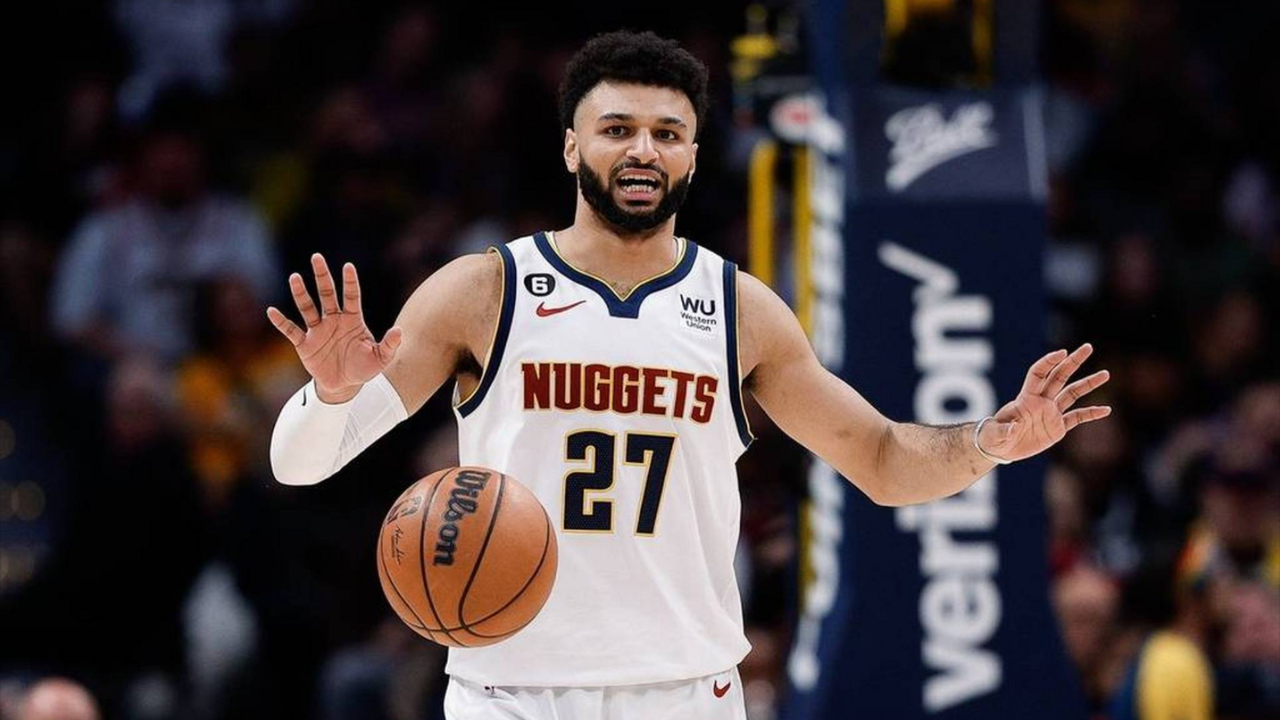 包含年终总决赛鏖战拉沃尔杯，穆雷刷新纪录的词条