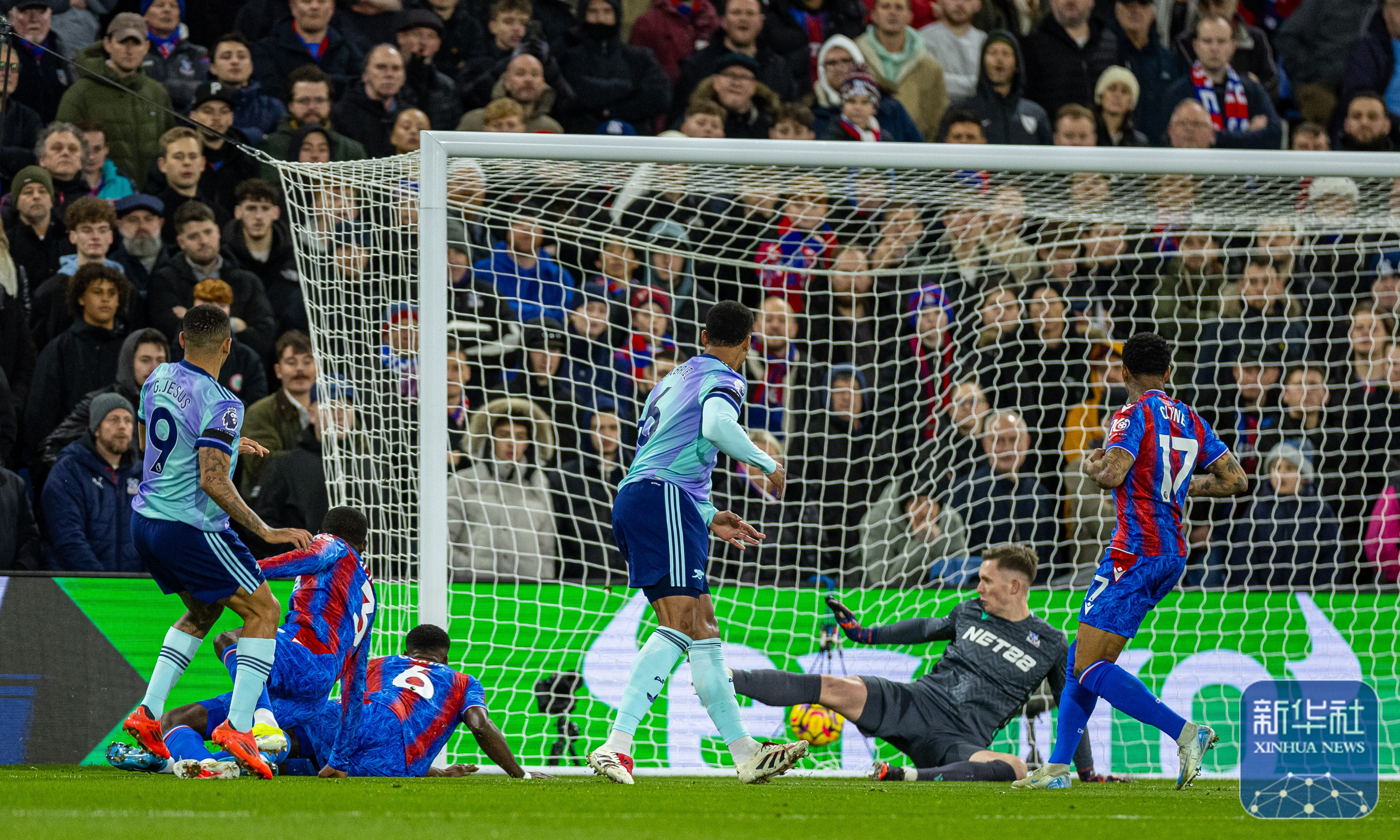 开云下载-丹麦鏖战那不勒斯，凯恩点燃赛场的简单介绍