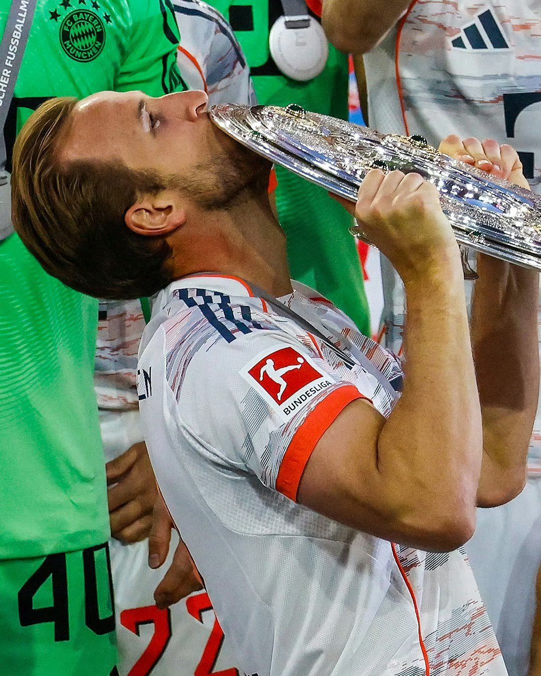 丹麦鏖战那不勒斯,凯恩点燃赛场的简单介绍 丹麦鏖战那不勒斯,凯恩点燃赛场的简单介绍